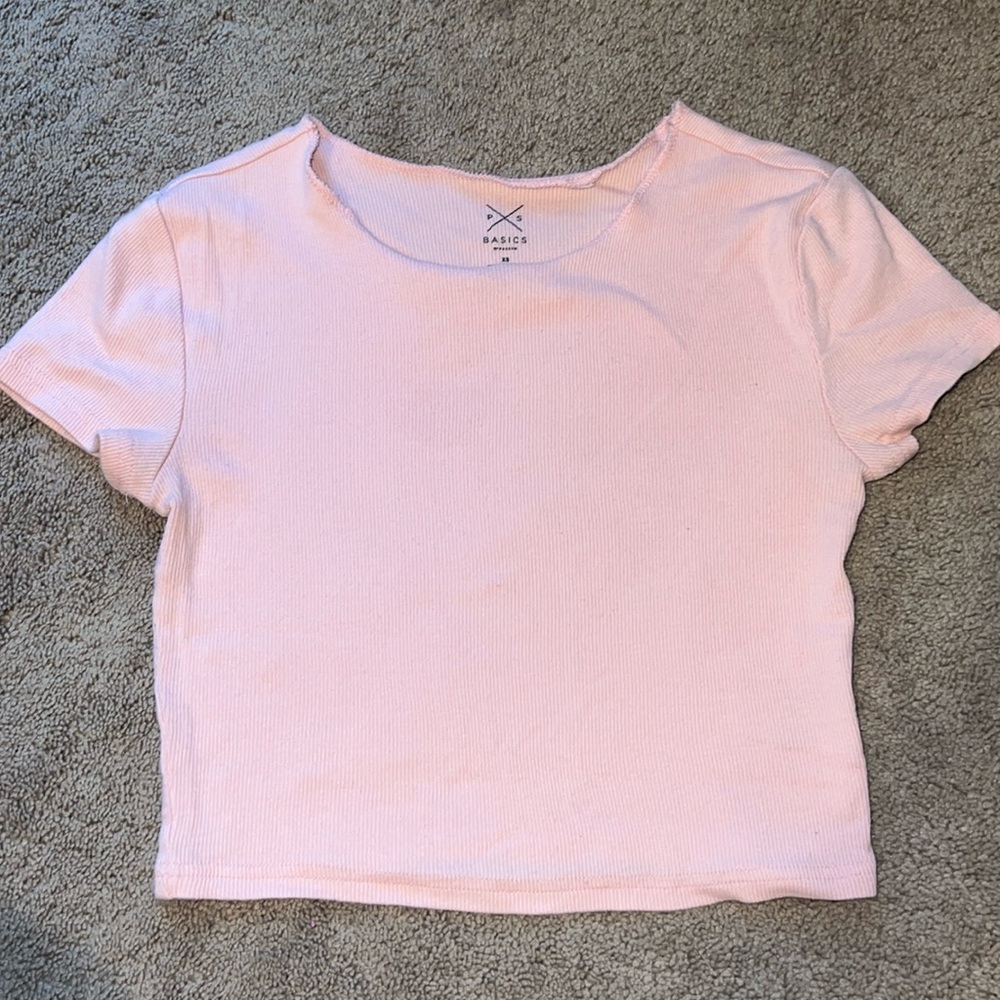 Light pink crop tee, slightly used, Pacsun basics